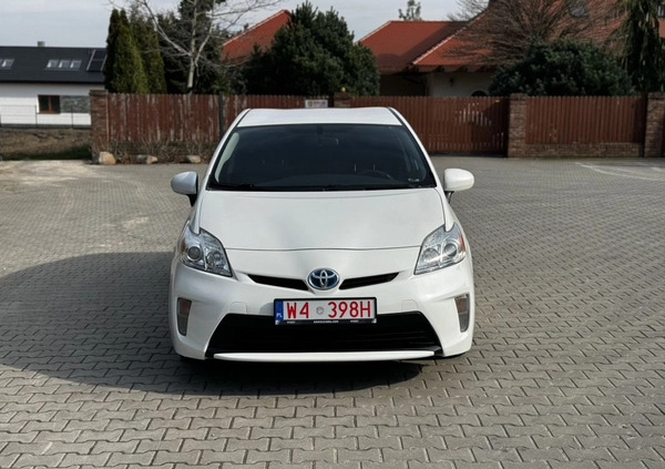Toyota Prius cena 49999 przebieg: 147000, rok produkcji 2015 z Raszków małe 529